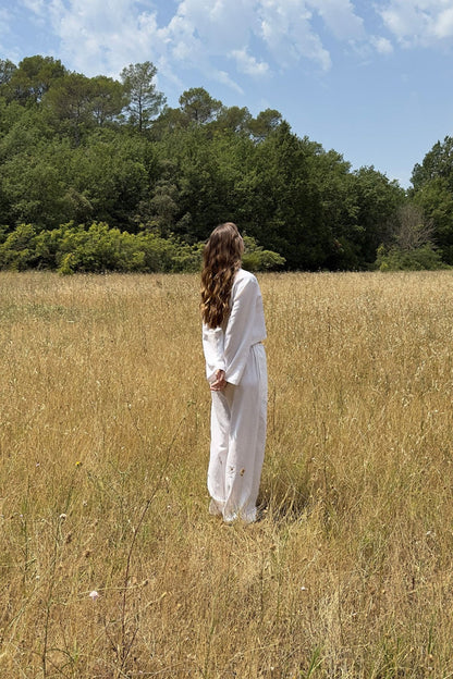 by Ally, Linen blouse, Linen Pants, outfit photo, country side, france field